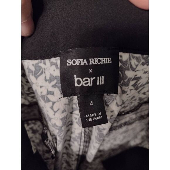 Sophie Ritchie Bar III Size 4 Satin Floral casual Pants - Picture 4 of 5